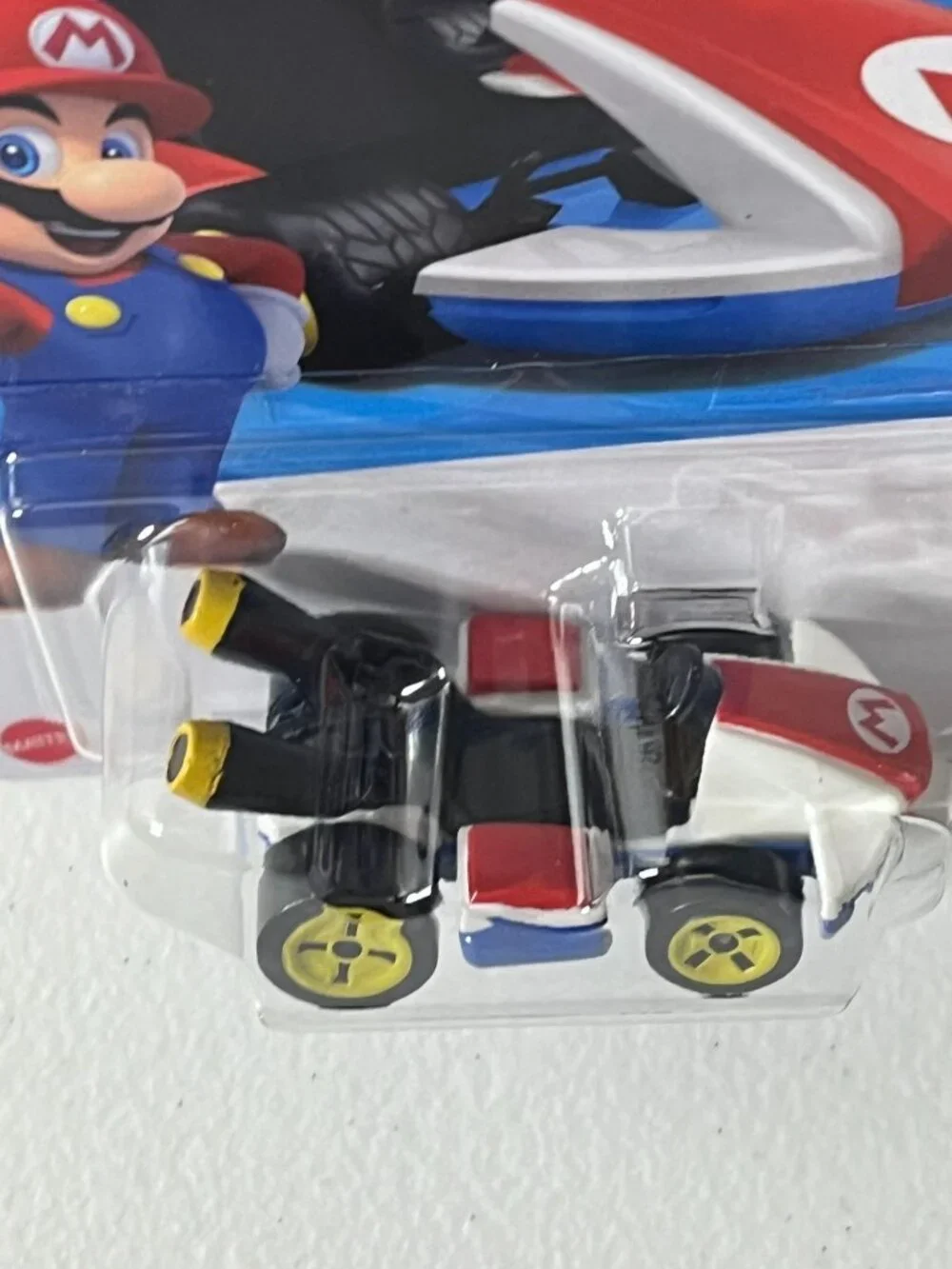 Hot Wheels Super Mario Kart Luigi Standard Kart 2023 New